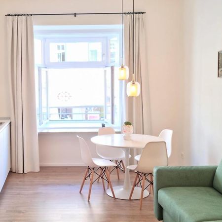 Rosa Apartment With Parking Historic City Center メラーノ エクステリア 写真