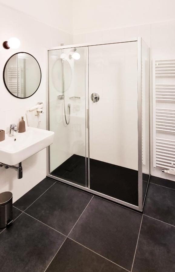 Rosa Apartment With Parking Historic City Center メラーノ エクステリア 写真