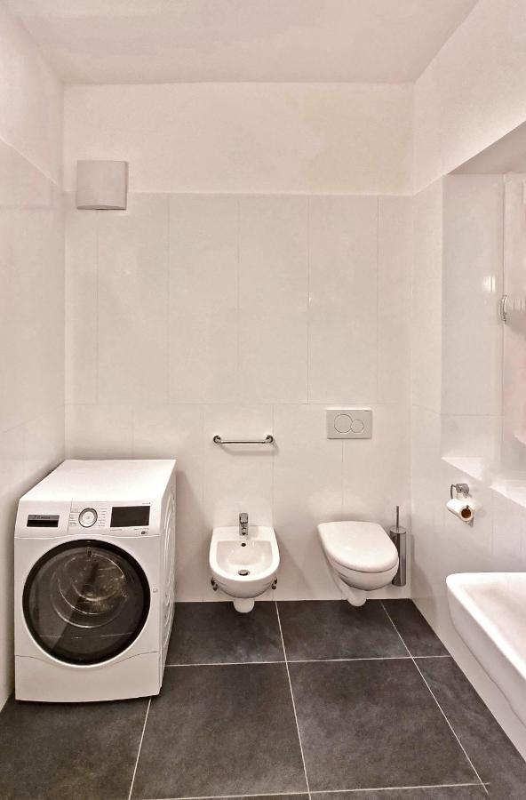 Rosa Apartment With Parking Historic City Center メラーノ エクステリア 写真