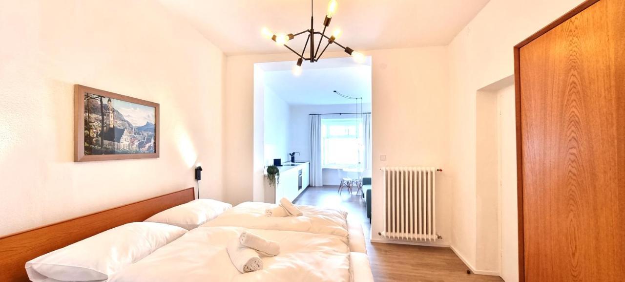 Rosa Apartment With Parking Historic City Center メラーノ エクステリア 写真